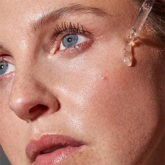 DADO SENS REGENERATION E Feuchtigkeitsserum 20 Ml 3 DADO SENS REGENERATION E Feuchtigkeitsserum 20 Ml – Bild 3