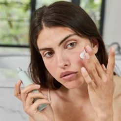 CAUDALIE Vinopure Mattierendes Feuchtigkeit Spendendes Fluid 40 Ml -Molton Brown Verkaufs-Shop 1404733 CAUDALIE Vinopure Mattierendes Feuchtigkeit Spendendes Fluid 40 ml.122eff4d